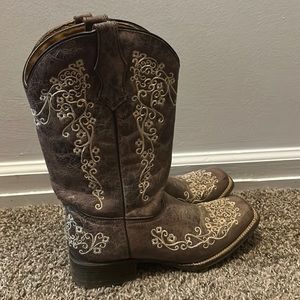 Corral teens, girls cowboy boots size 6